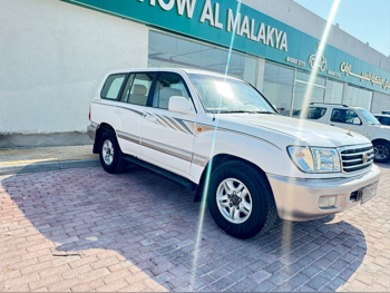 Toyota  Land Cruiser  VXR  1998  Automatic  564,000 Km  8 Cylinder  Four Wheel Drive (4WD)  SUV  White