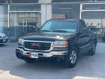 GMC  Sierra  Classic  2003  Automatic  195,000 Km  8 Cylinder  Rear Wheel Drive (RWD)  Pick Up  Black