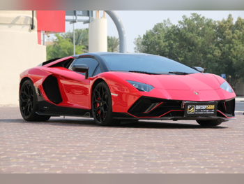 لمبرجيني أفانتادور رود ستر 2022 اوتوماتيك 4,700 كم 12 سلندر دفع خلفي كشف أحمر