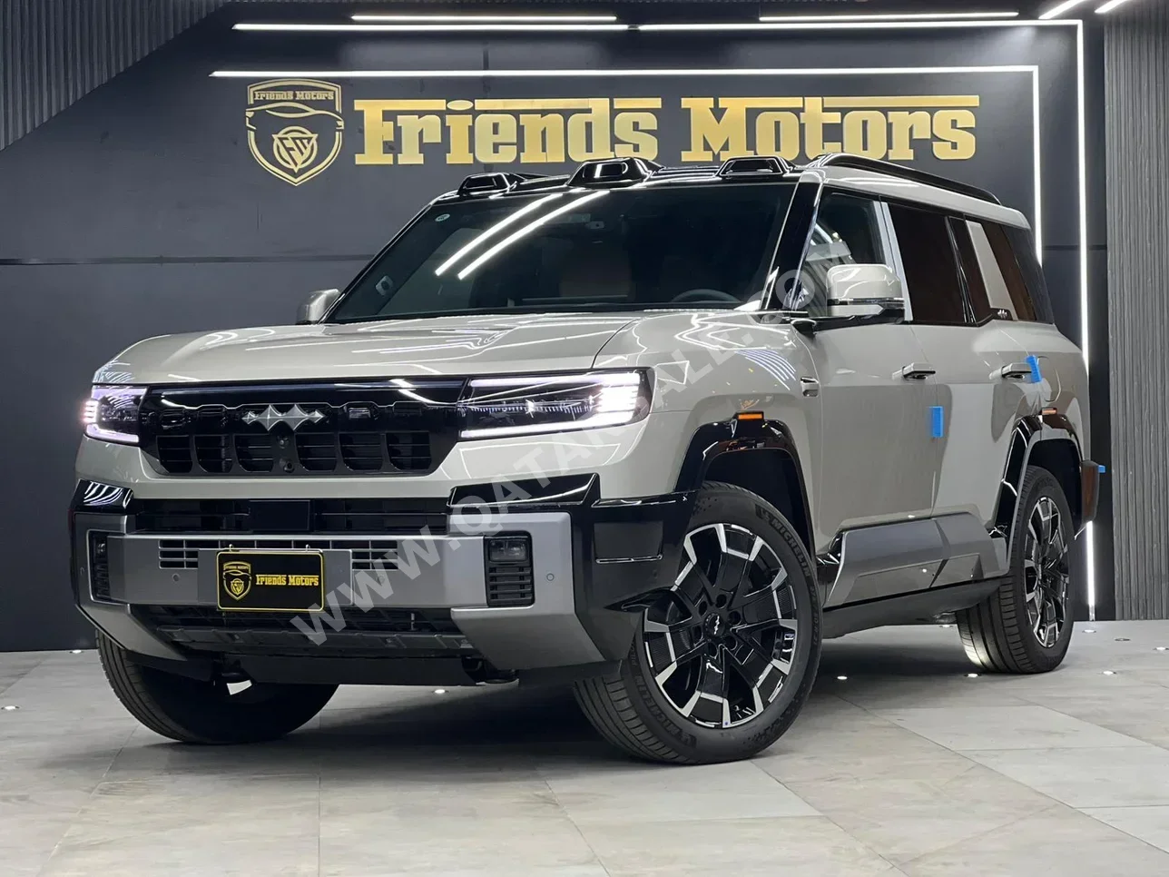 بي واي دي ليوبارد 8 فلاك شب 2025 اوتوماتيك 0 كم 4 سلندر دفع رباعي اس يو في ذهبي تحت الضمان