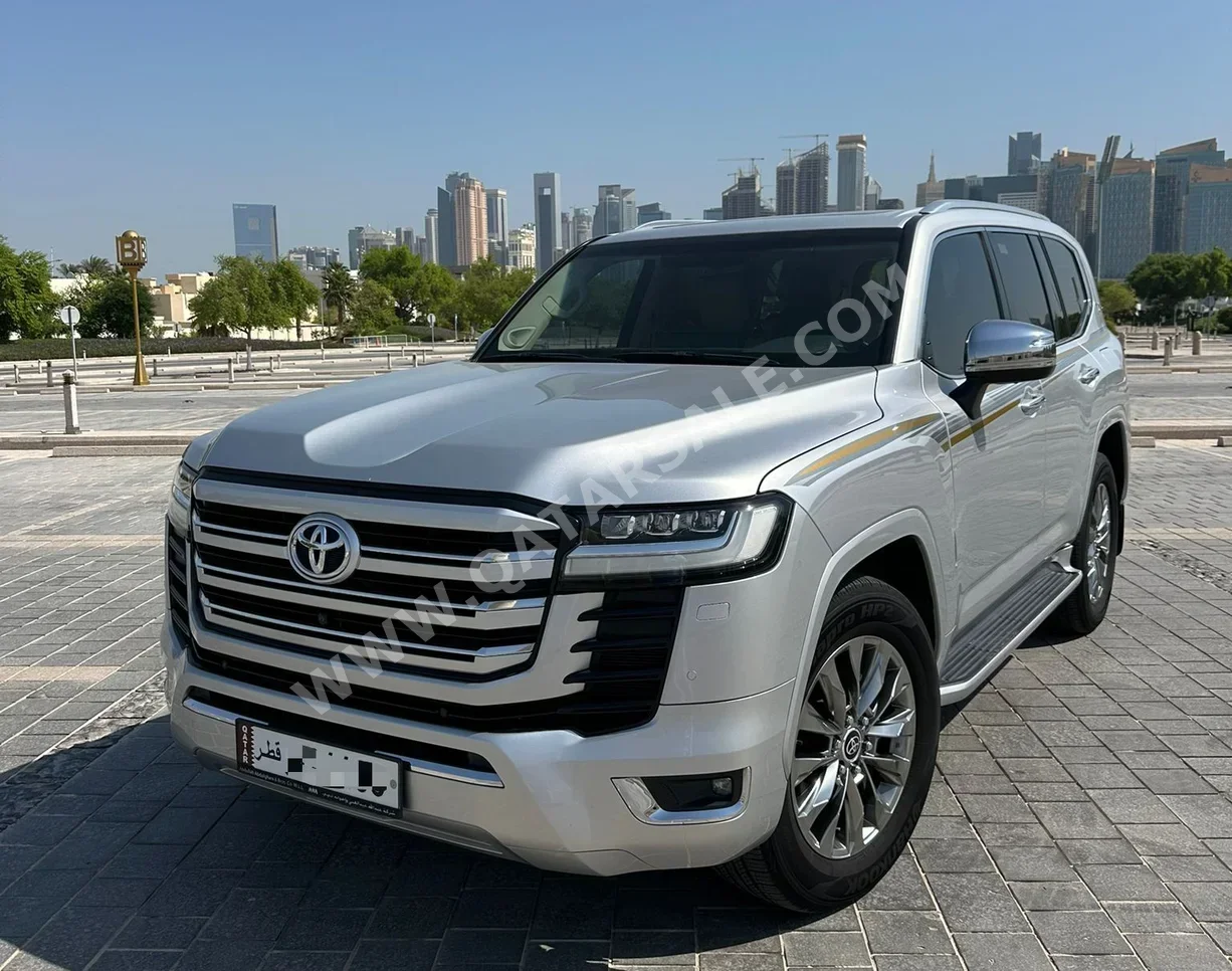 تويوتا لاند كروزر في اكس توين توربو 2022 اوتوماتيك 79,000 كم 6 سلندر دفع رباعي اس يو في فضي تحت الضمان