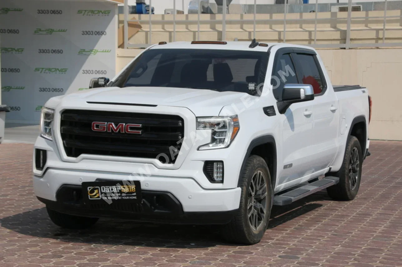 جي ام سي سييرا اليفيشن 2022 اوتوماتيك 120,000 كم 8 سلندر دفع رباعي بيكب أبيض