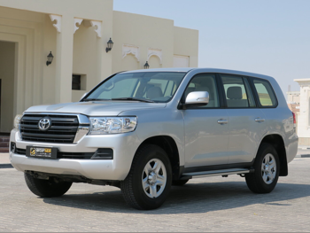 تويوتا لاند كروزر جي اكس 2018 اوتوماتيك 87,000 كم 6 سلندر دفع رباعي اس يو في فضي