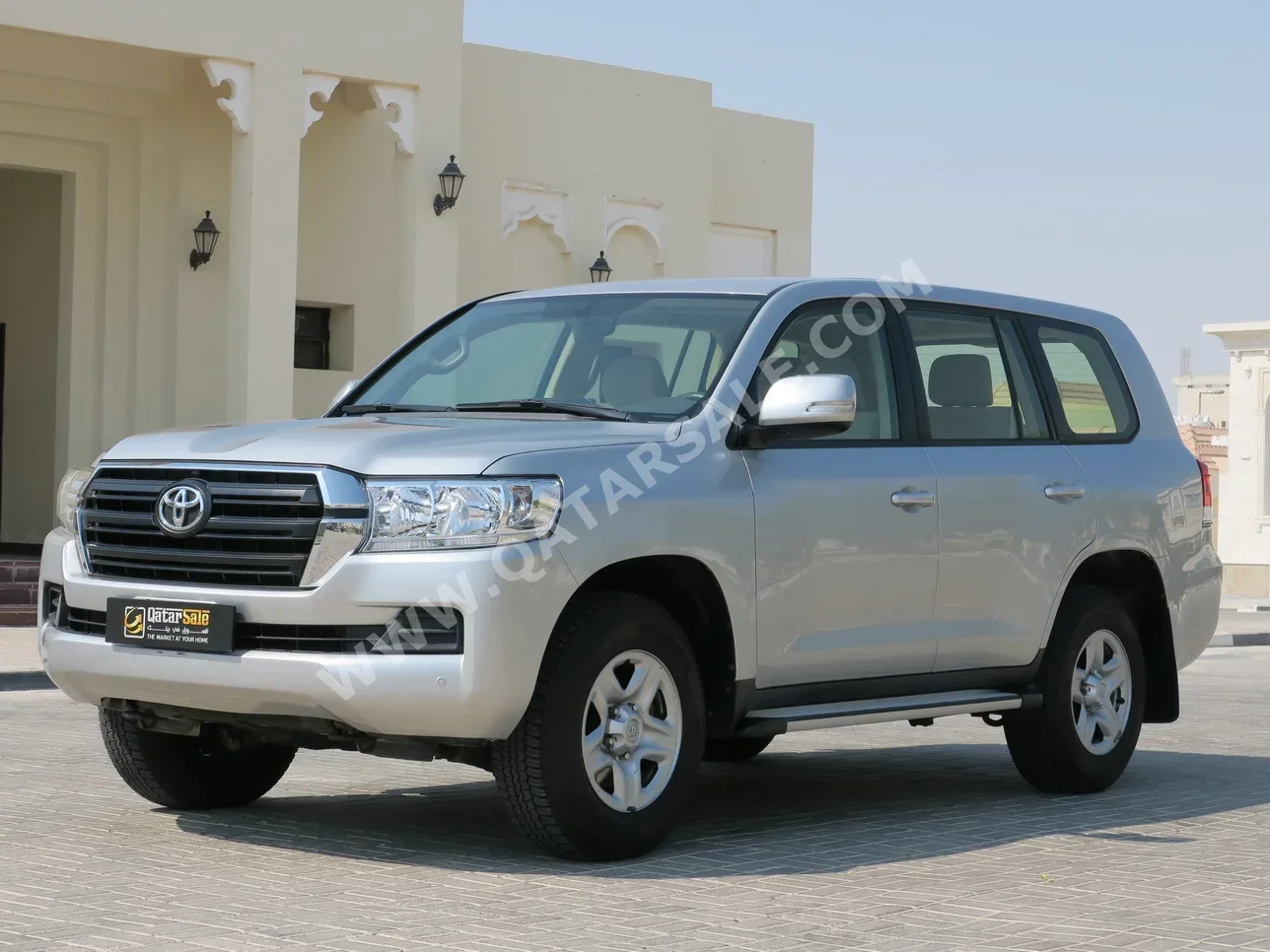 تويوتا لاند كروزر جي اكس 2018 اوتوماتيك 87,000 كم 6 سلندر دفع رباعي اس يو في فضي