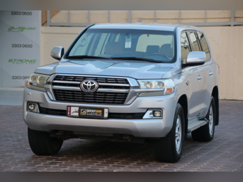 تويوتا لاند كروزر جي اكس ار 2021 اوتوماتيك 146,000 كم 6 سلندر دفع رباعي اس يو في رمادي