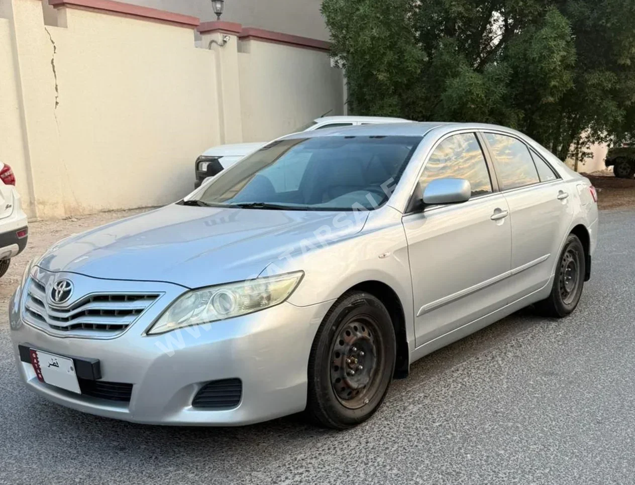 تويوتا كامري جي ال 2010 اوتوماتيك 157,000 كم 4 سلندر سحب امامي سيدان فضي