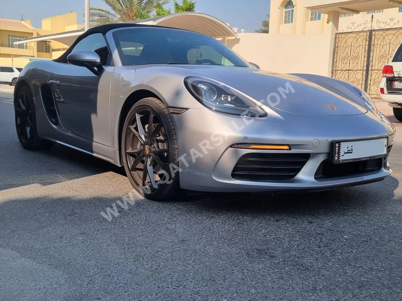 بورش بوكستر 718 2024 اوتوماتيك 7,000 كم 4 سلندر دفع خلفي كشف فضي تحت الضمان