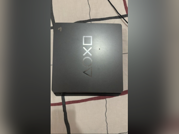 Video Games Consoles - Sony  - PlayStation 4  - 1 TB  -Included Controllers: 1