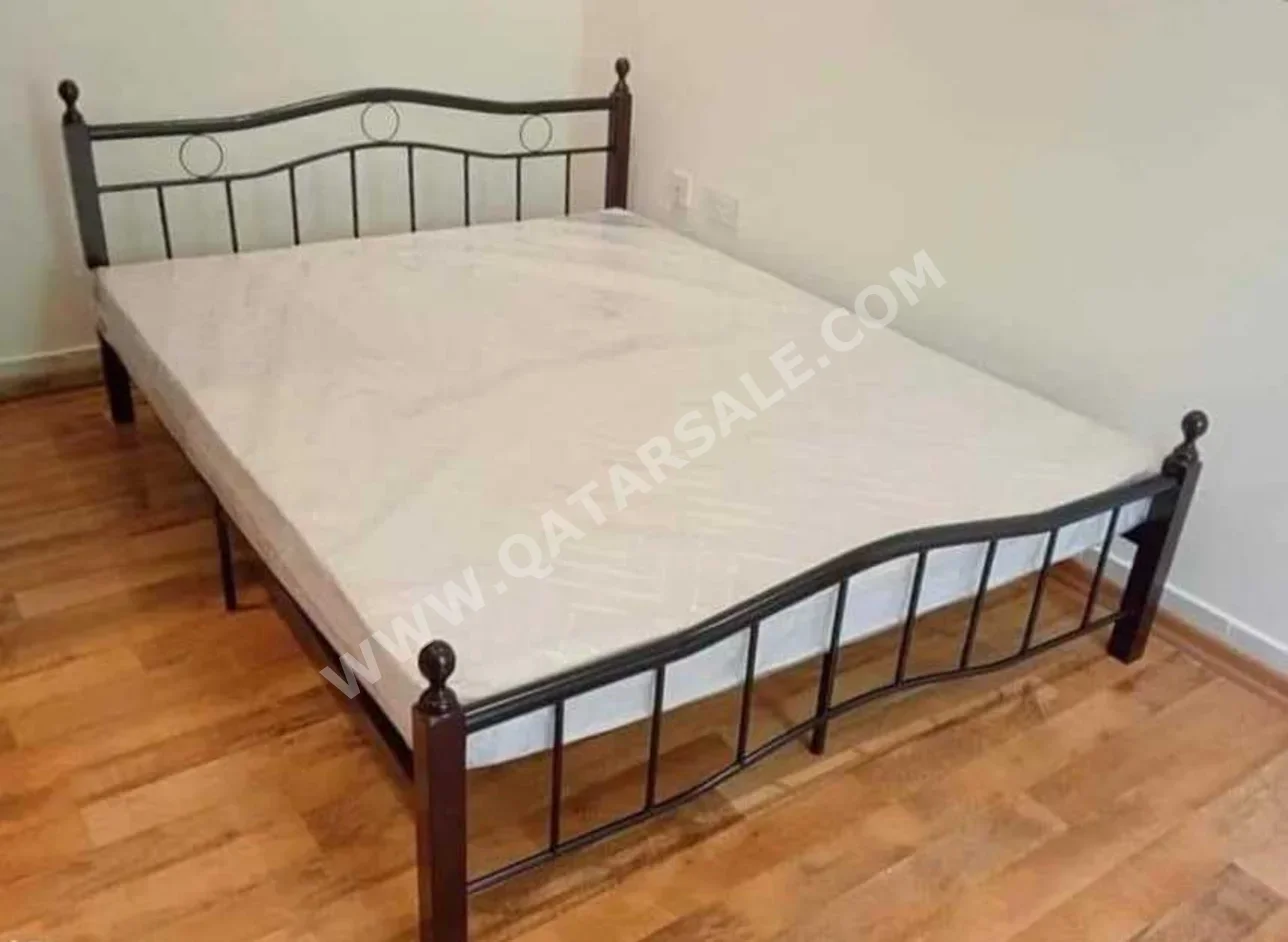 الأسّرة - كينج - بنى - متضمنة المرتبة