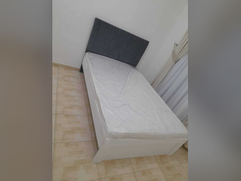 الأسّرة - لايف ستايل - فردي - اللون الرمادي - متضمنة المرتبة