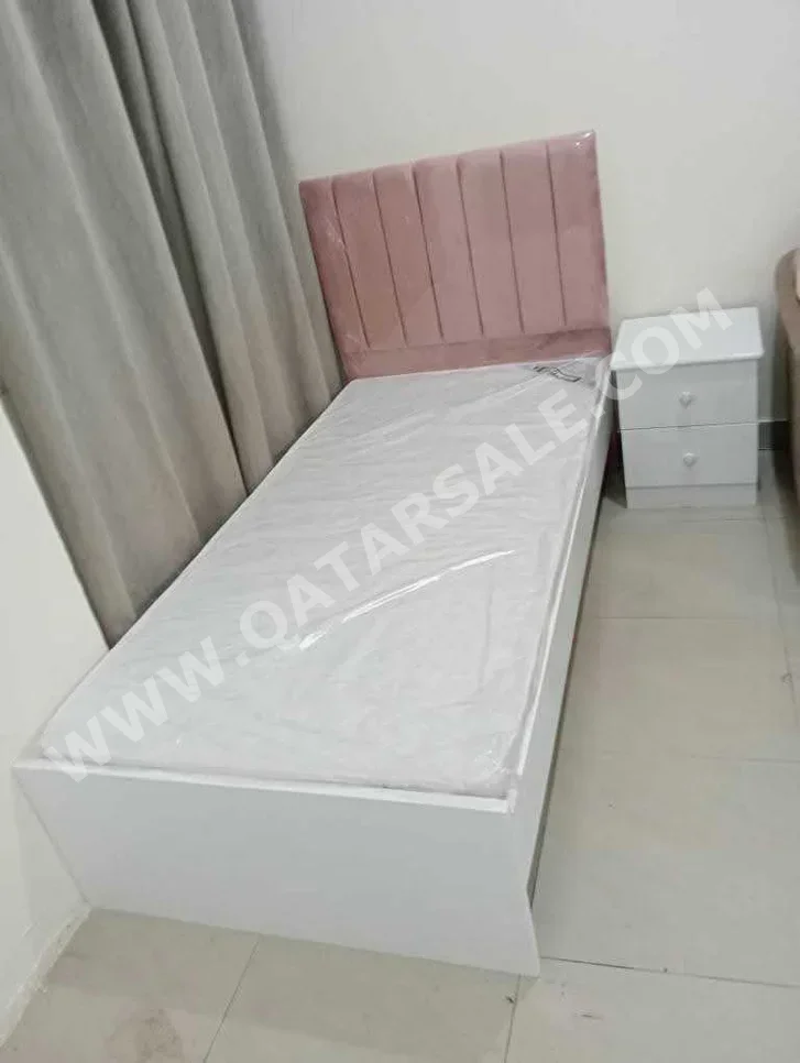 الأسّرة - لايف ستايل - فردي - زهري - مع طاولة سرير جانبية