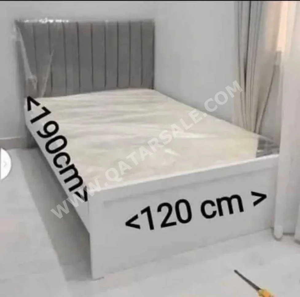 الأسّرة - لايف ستايل - مزدوج - أبيض - متضمنة المرتبة