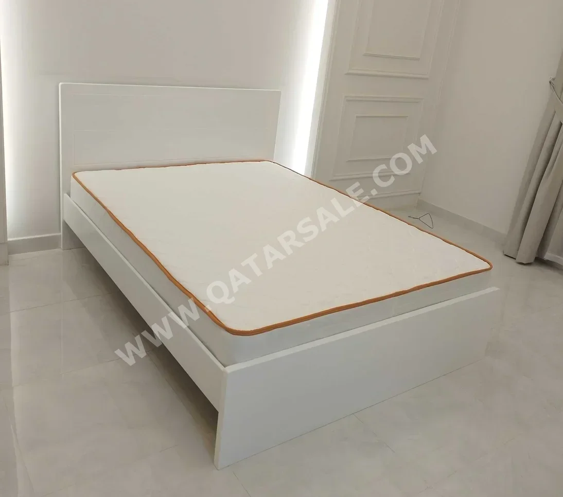 الأسّرة - كينج - أبيض - متضمنة المرتبة