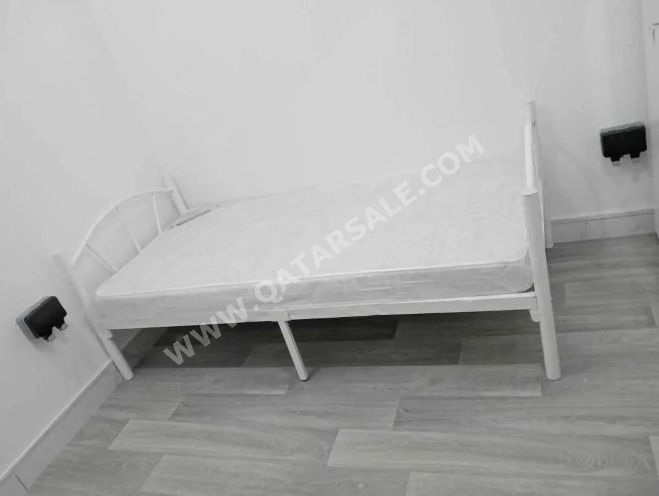 الأسّرة - لايف ستايل - فردي - أبيض - متضمنة المرتبة