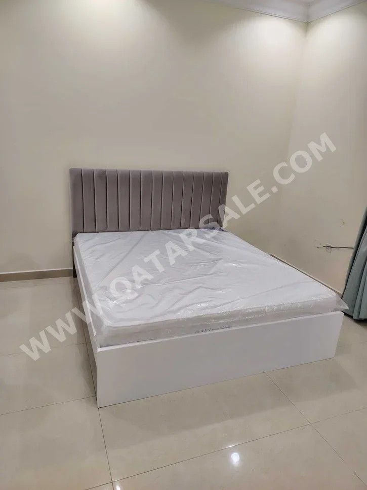 Beds - Queen - Gray - Mattress Included