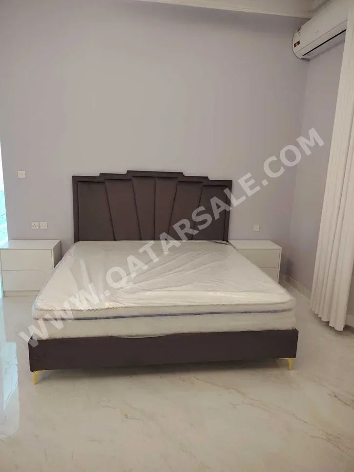 Beds - King - Brown - Mattress Included - With Bedside Table