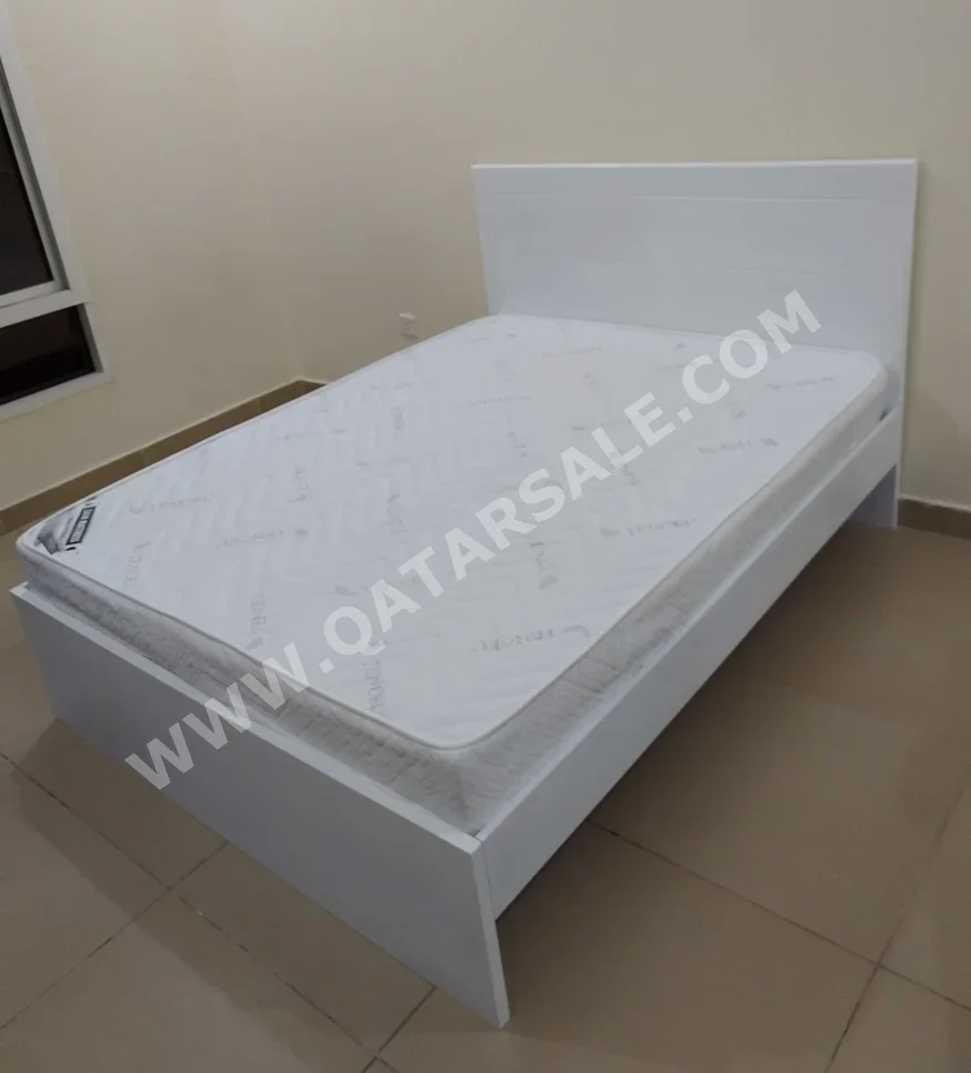 Beds - Queen - White - Mattress Included