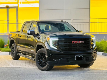 جي ام سي  سييرا  اليفيشن  2024  اوتوماتيك  5,000 كم  8 سلندر  دفع رباعي  بيكب  أسود  تحت الضمان