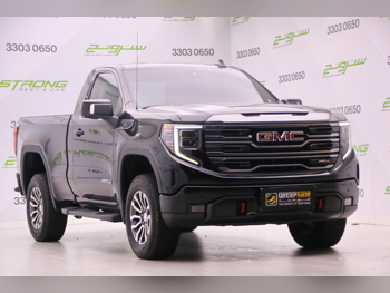 جي ام سي  سييرا  اي تي 4  2022  اوتوماتيك  73,000 كم  8 سلندر  دفع رباعي  بيكب  أسود  تحت الضمان