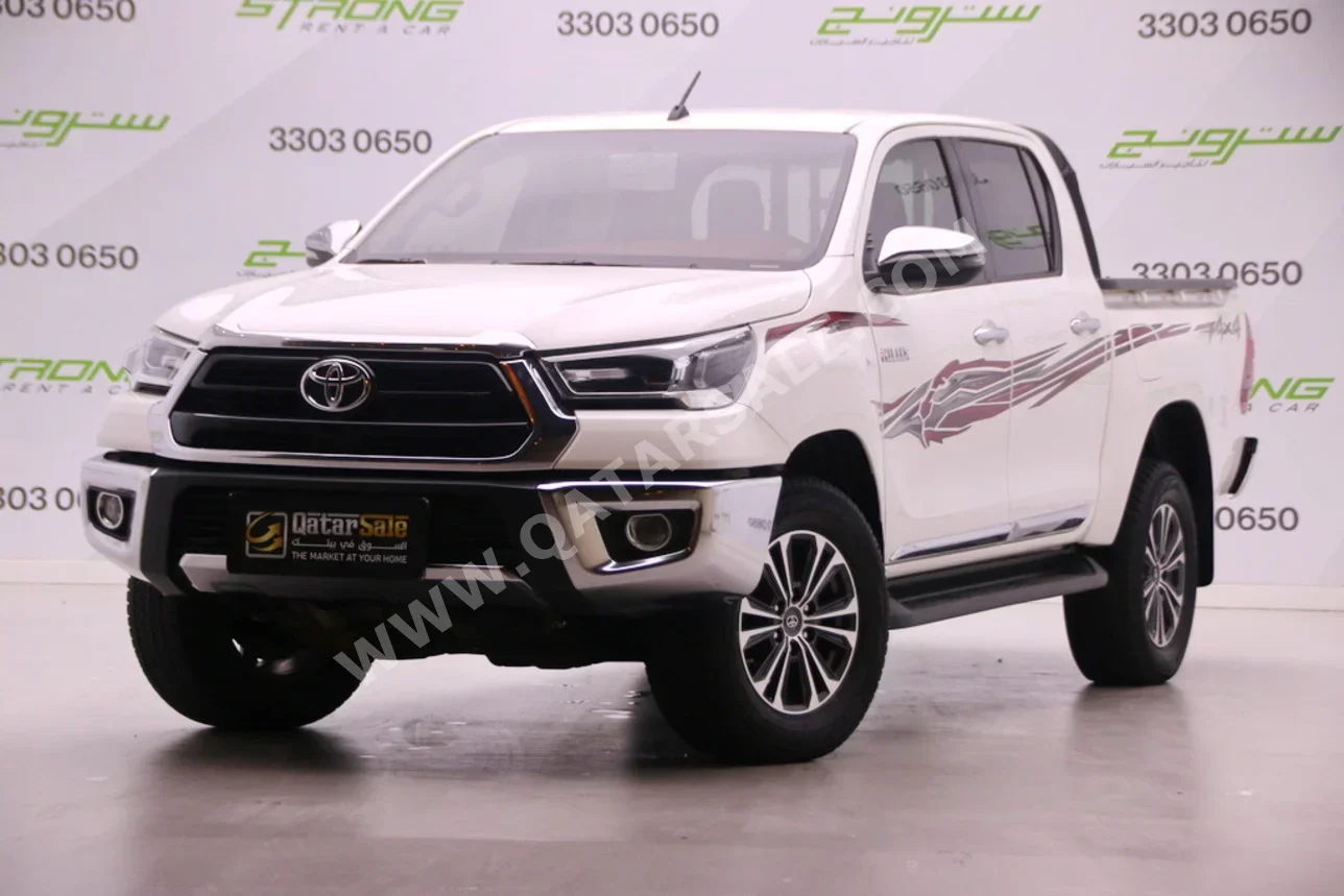 Toyota Hilux SR5 2024 Automatic 40,000 Km 4 Cylinder Four Wheel Drive (4WD) Pick Up White With Warranty