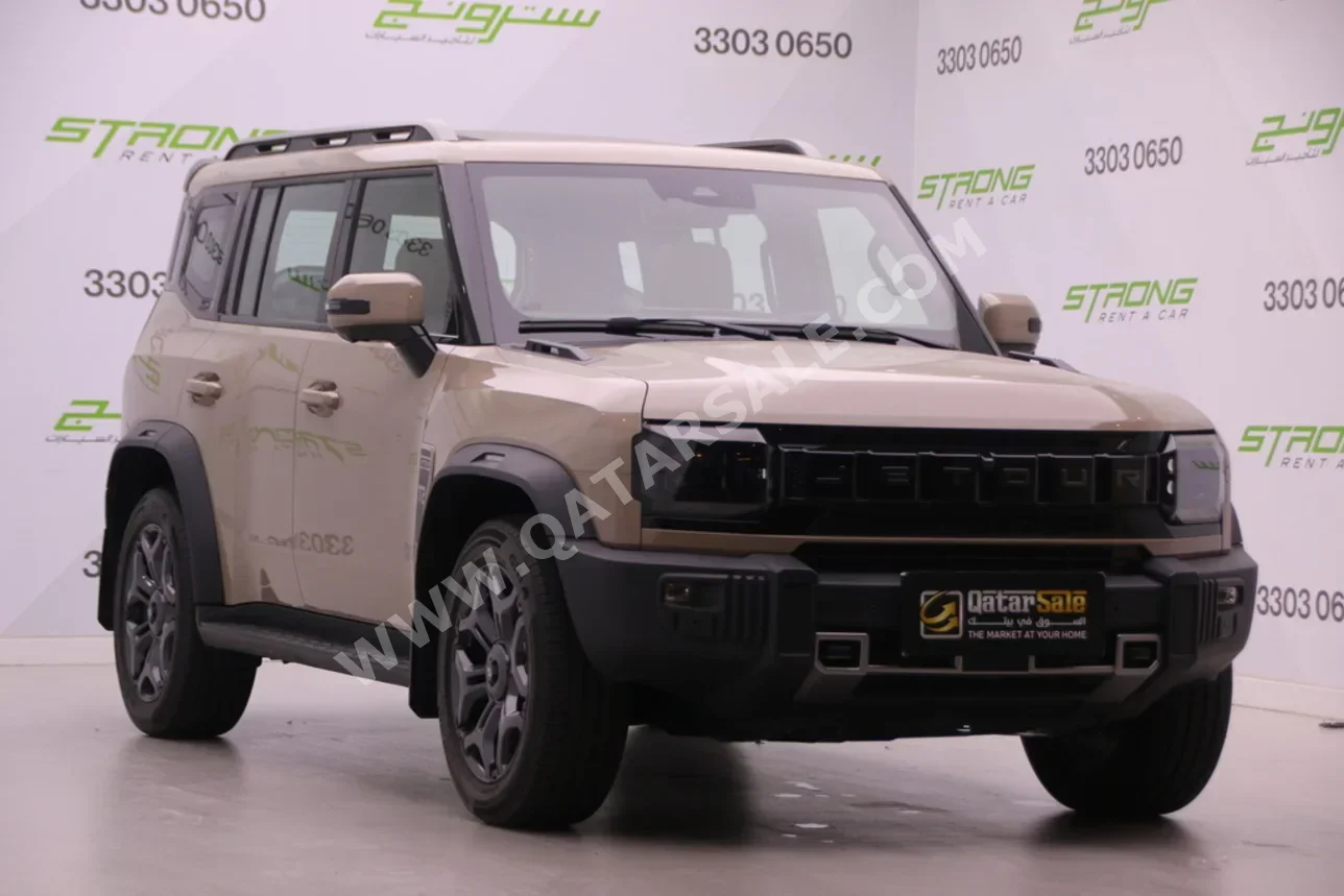 Jetour T2 Luxury 2025 Automatic 27,000 Km 4 Cylinder Four Wheel Drive (4WD) SUV Beige With Warranty