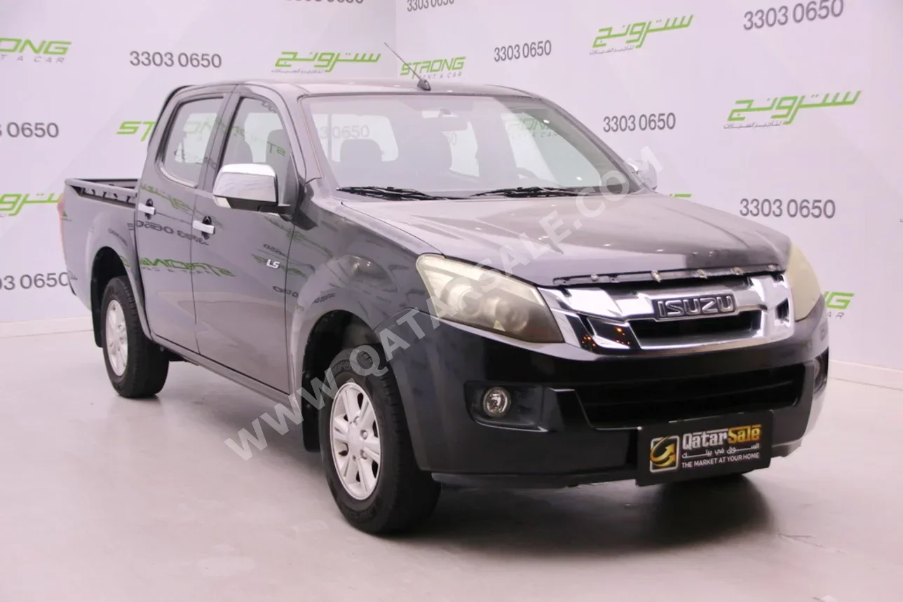 اسوزو دي-ماكس 2014 عادي 70,000 كم 4 سلندر دفع خلفي بيكب أسود