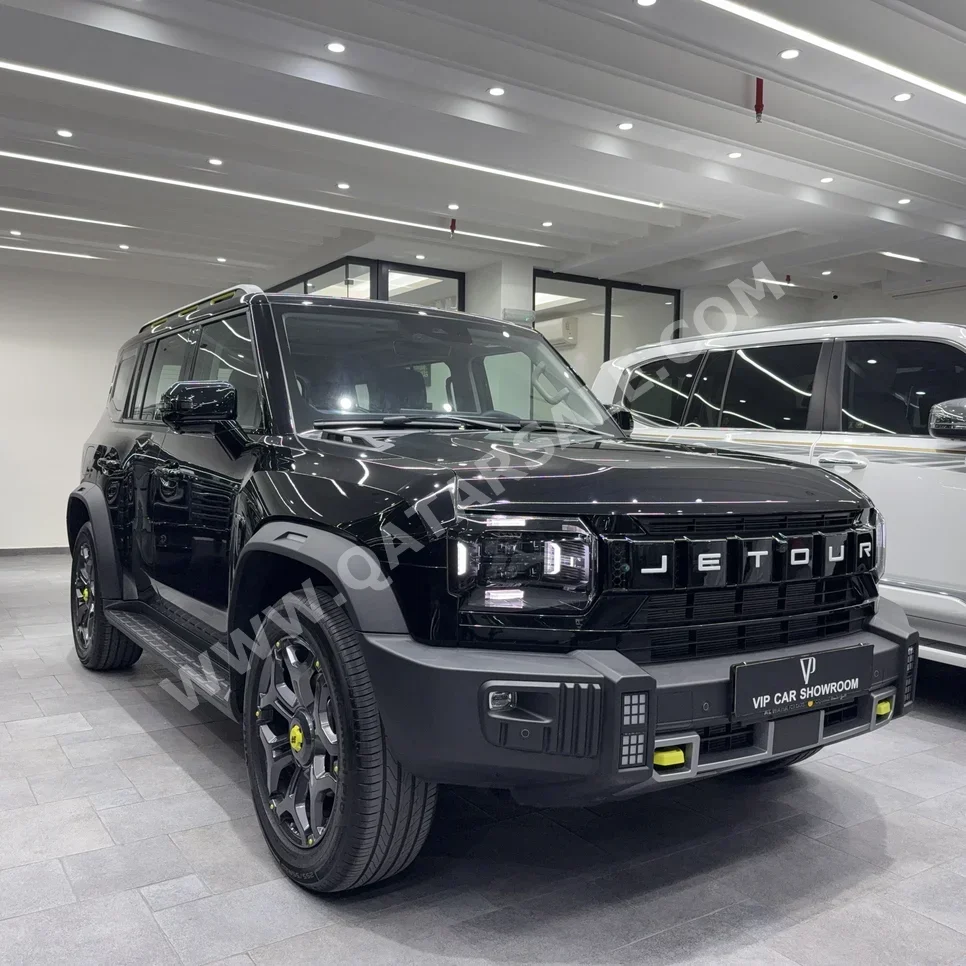 جيتور تي 2 اي- دي ام 2025 اوتوماتيك 14,000 كم 4 سلندر دفع رباعي اس يو في أسود تحت الضمان