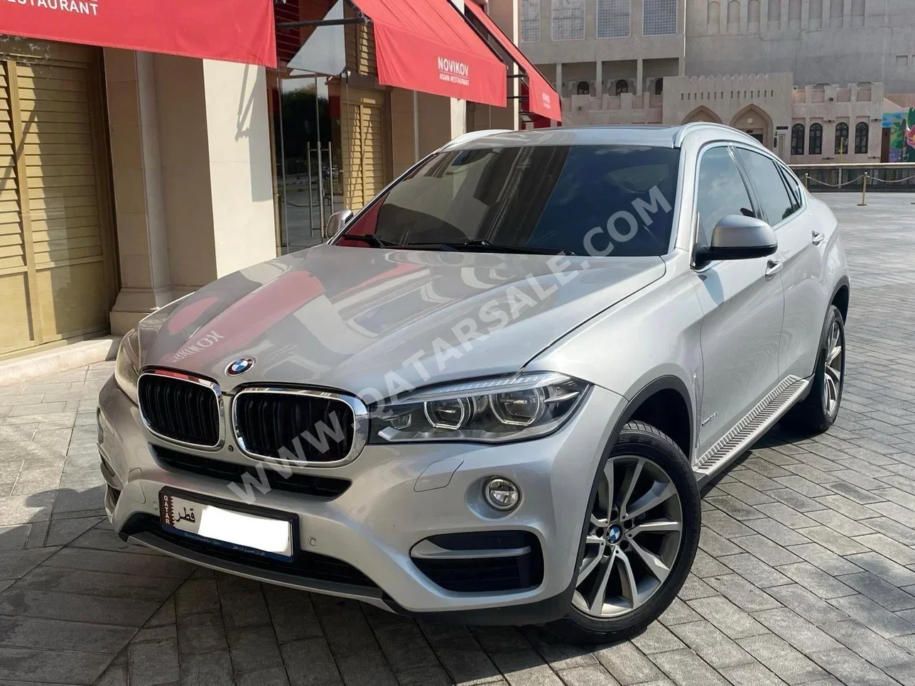 بي ام دبليو الفئة - اكس اكس 6 2016 اوتوماتيك 76,000 كم 6 سلندر دفع رباعي اس يو في رمادي