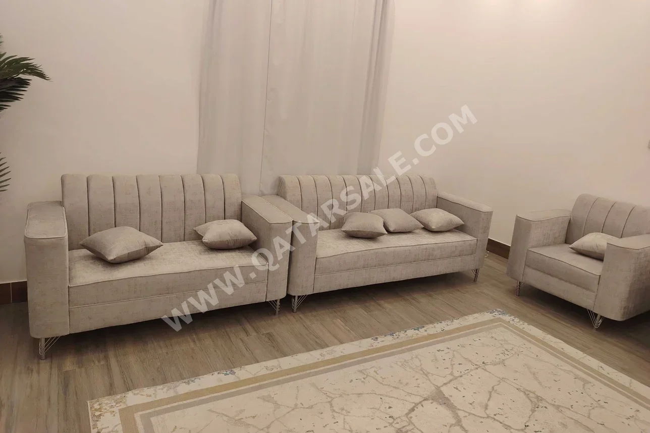 الأرائك والكنب والكراسي لايف ستايل  طقم كنب  - قماش  - اللون البيج