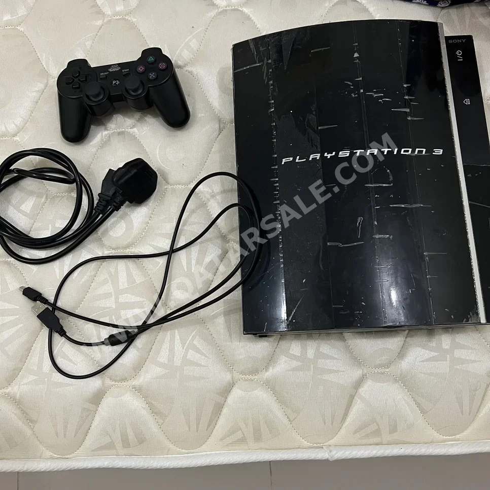 Video Games Consoles - Sony - PlayStation 3 -Included Controllers: 1