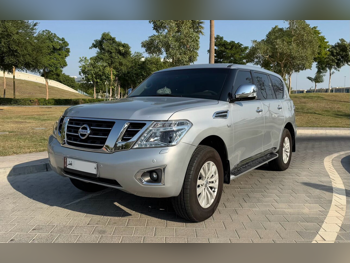 نيسان باترول اس اي 2015 اوتوماتيك 195,000 كم 8 سلندر دفع رباعي اس يو في فضي