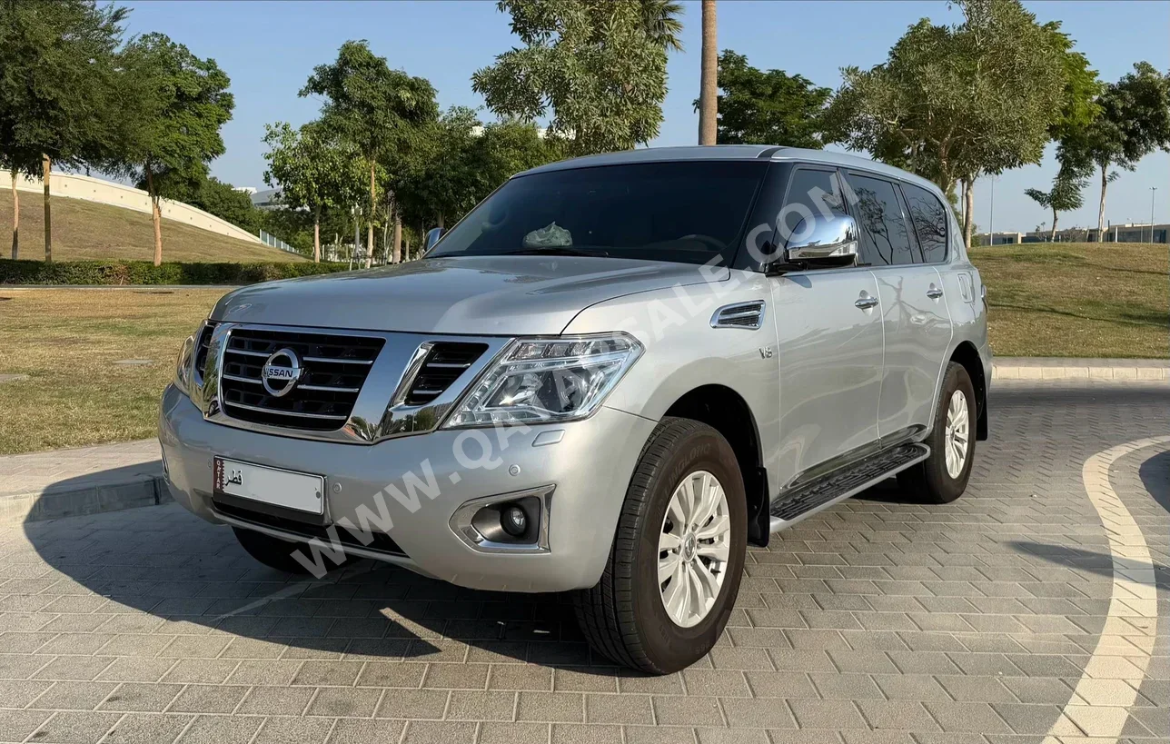 نيسان  باترول  اس اي  2015  اوتوماتيك  195,000 كم  8 سلندر  دفع رباعي  اس يو في  فضي