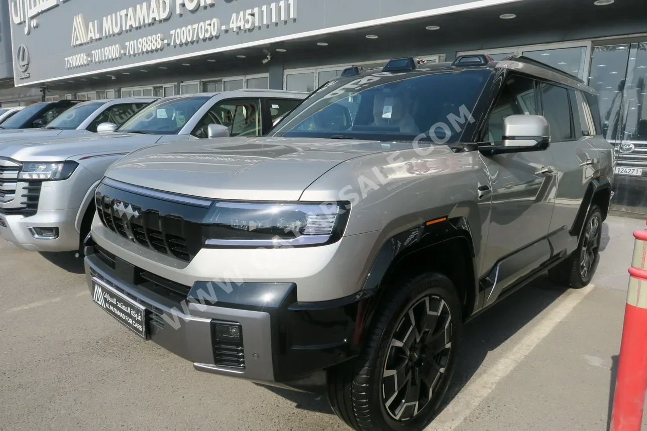 BYD Leopard 8 Flagship 2025 Automatic 0 Km 4 Cylinder Four Wheel Drive (4WD) SUV Gold With Warranty