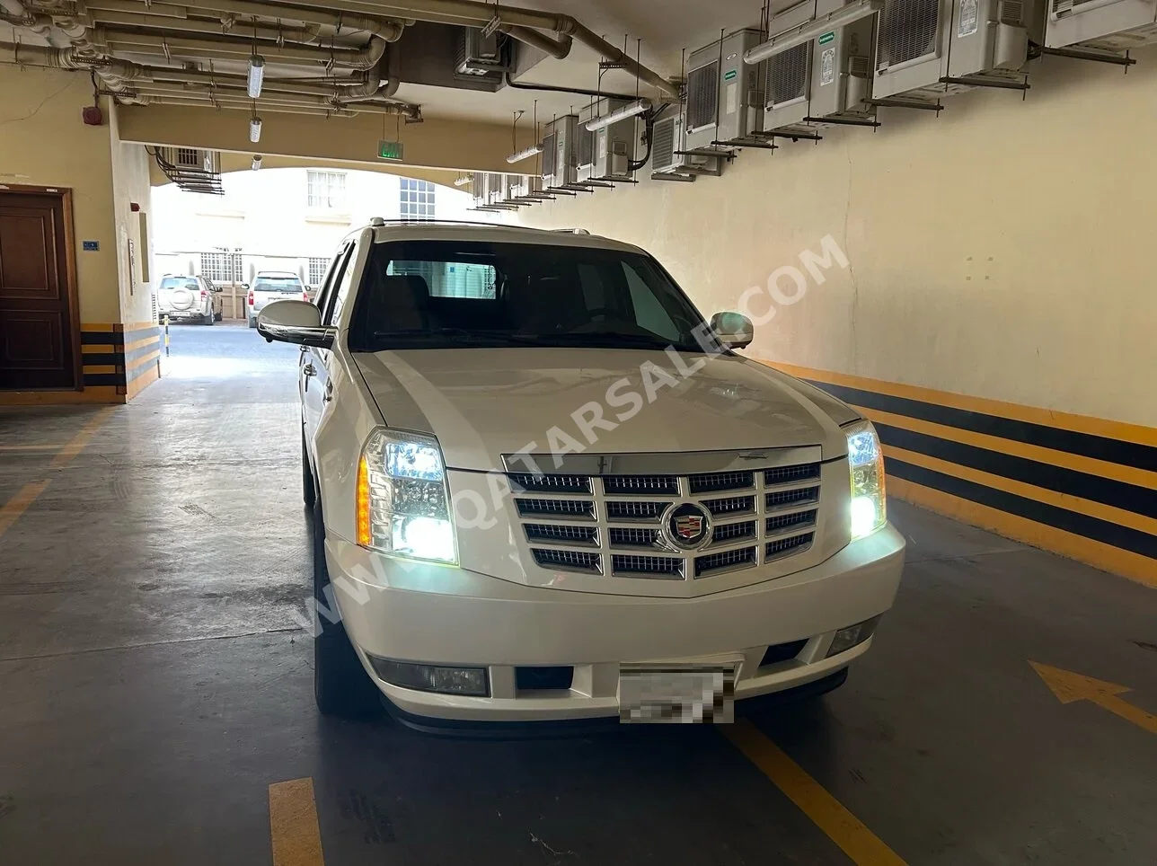 كاديلاك  اسكيليد  اي اكس تي  2008  اوتوماتيك  94,000 كم  8 سلندر  دفع رباعي  اس يو في  أبيض لؤلؤي