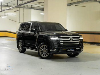 Toyota  Land Cruiser  GXR  2022  Automatic  180,600 Km  6 Cylinder  Four Wheel Drive (4WD)  SUV  Black