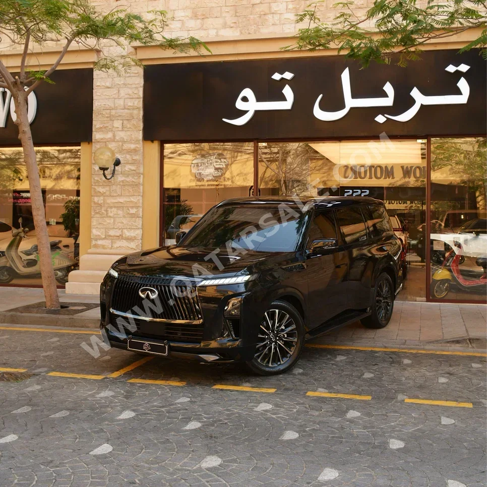 انفنيتي كيو اكس 80 2025 اوتوماتيك 11,000 كم 6 سلندر دفع رباعي اس يو في أسود تحت الضمان
