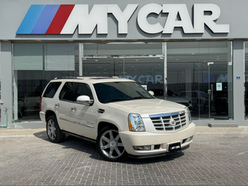 Cadillac Escalade 2014 Automatic 129,000 Km 8 Cylinder Four Wheel Drive (4WD) SUV White