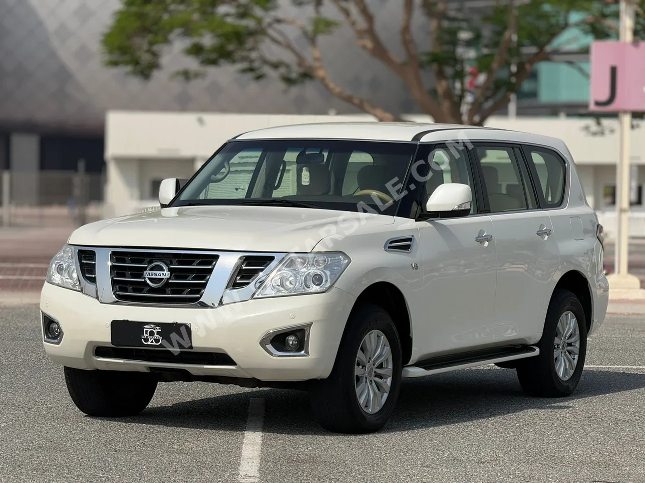 Nissan Patrol SE 2013 Automatic 233,000 Km 8 Cylinder Four Wheel Drive (4WD) SUV White