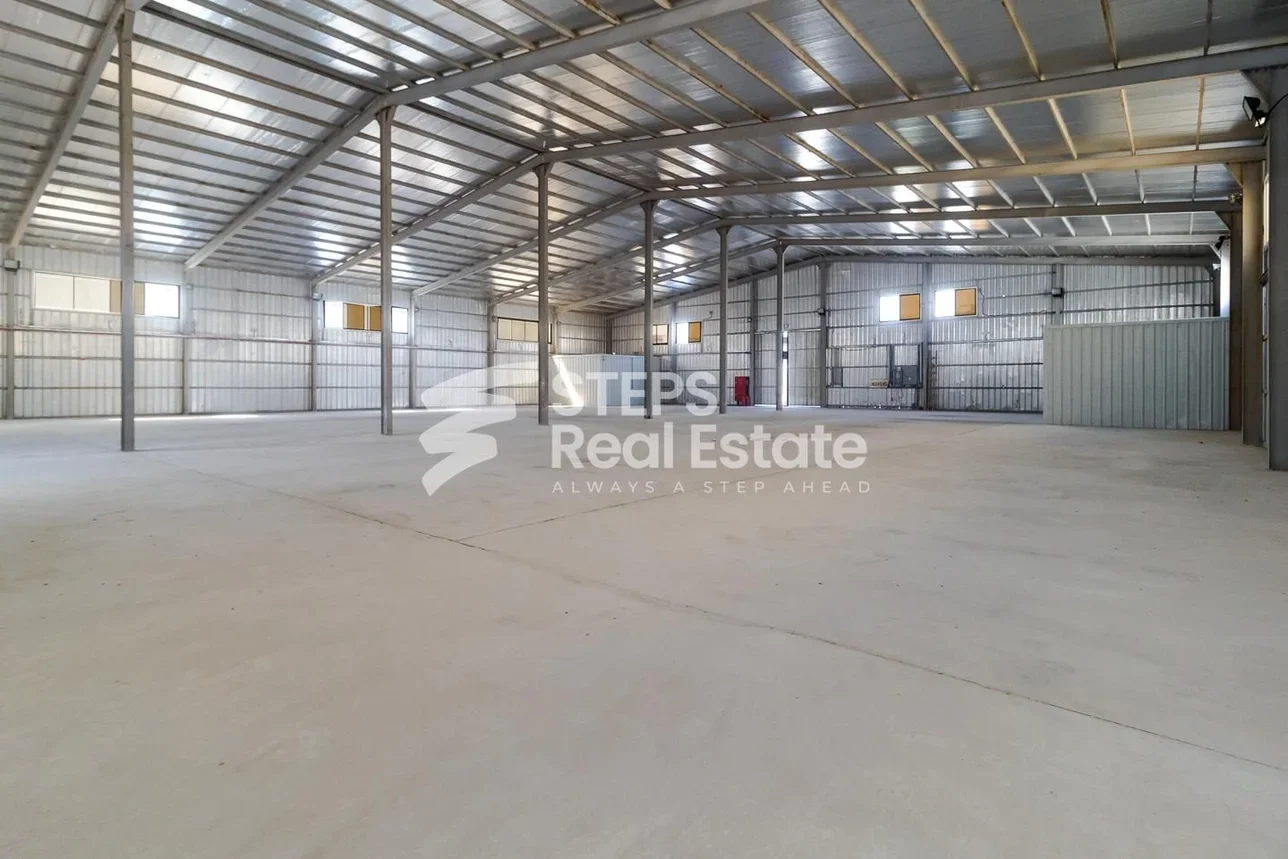 Warehouses & Stores - Al Wakrah - Barkit Al Awamer -Area Size: 1806 Square Meter