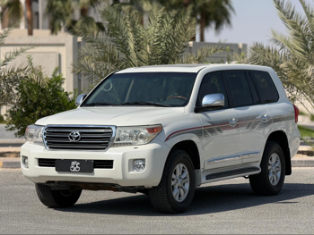Toyota  Land Cruiser  GXR  2013  Automatic  236,000 Km  8 Cylinder  Four Wheel Drive (4WD)  SUV  White