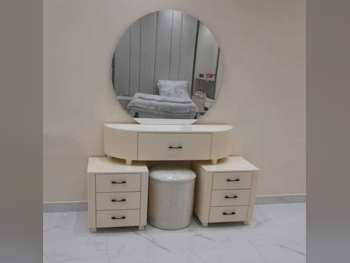 خزائن ودواليب الملابس والزينة - دوحة فيرنيتشر - خزائن - اللون البيج