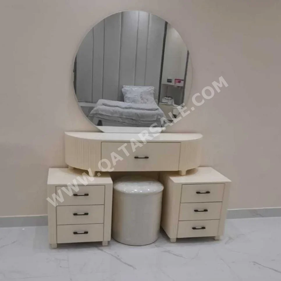 خزائن ودواليب الملابس والزينة - دوحة فيرنيتشر  - خزائن  - اللون البيج