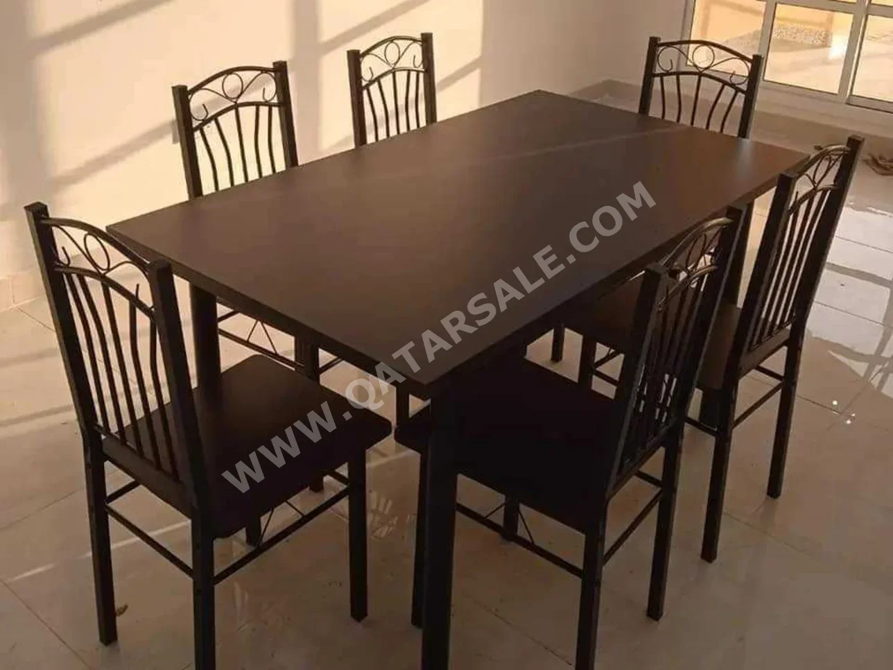 طاولة طعام مع كراسي  - لايف ستايل  - بنى  - قطر  - 6 مقاعد