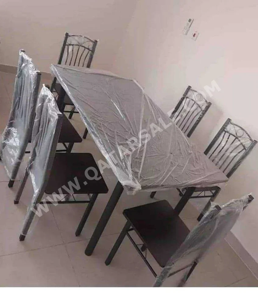طاولة طعام مع كراسي  - لايف ستايل  - بنى  - قطر  - 6 مقاعد