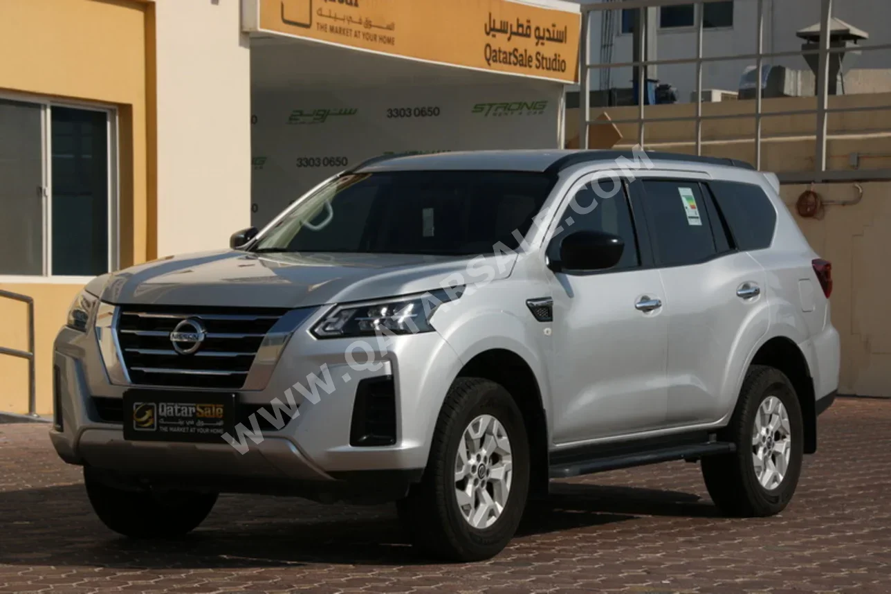 Nissan Xterra SE 2023 Automatic 130,000 Km 6 Cylinder Four Wheel Drive (4WD) SUV Silver