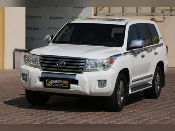 Toyota Land Cruiser GXR 2015 Automatic 240,000 Km 8 Cylinder Four Wheel Drive (4WD) SUV White
