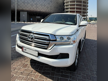 Toyota Land Cruiser GXR 2019 Automatic 179,000 Km 6 Cylinder Four Wheel Drive (4WD) SUV White
