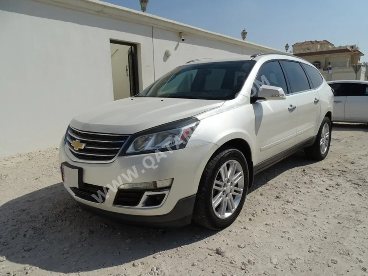 شفروليه ترافيرس ال تي 2015 اوتوماتيك 185,000 كم 6 سلندر دفع رباعي اس يو في ذهبي