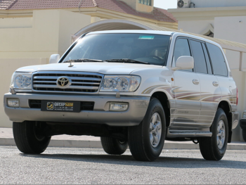 Toyota Land Cruiser GXR 2006 Manual 230,000 Km 6 Cylinder Four Wheel Drive (4WD) SUV White