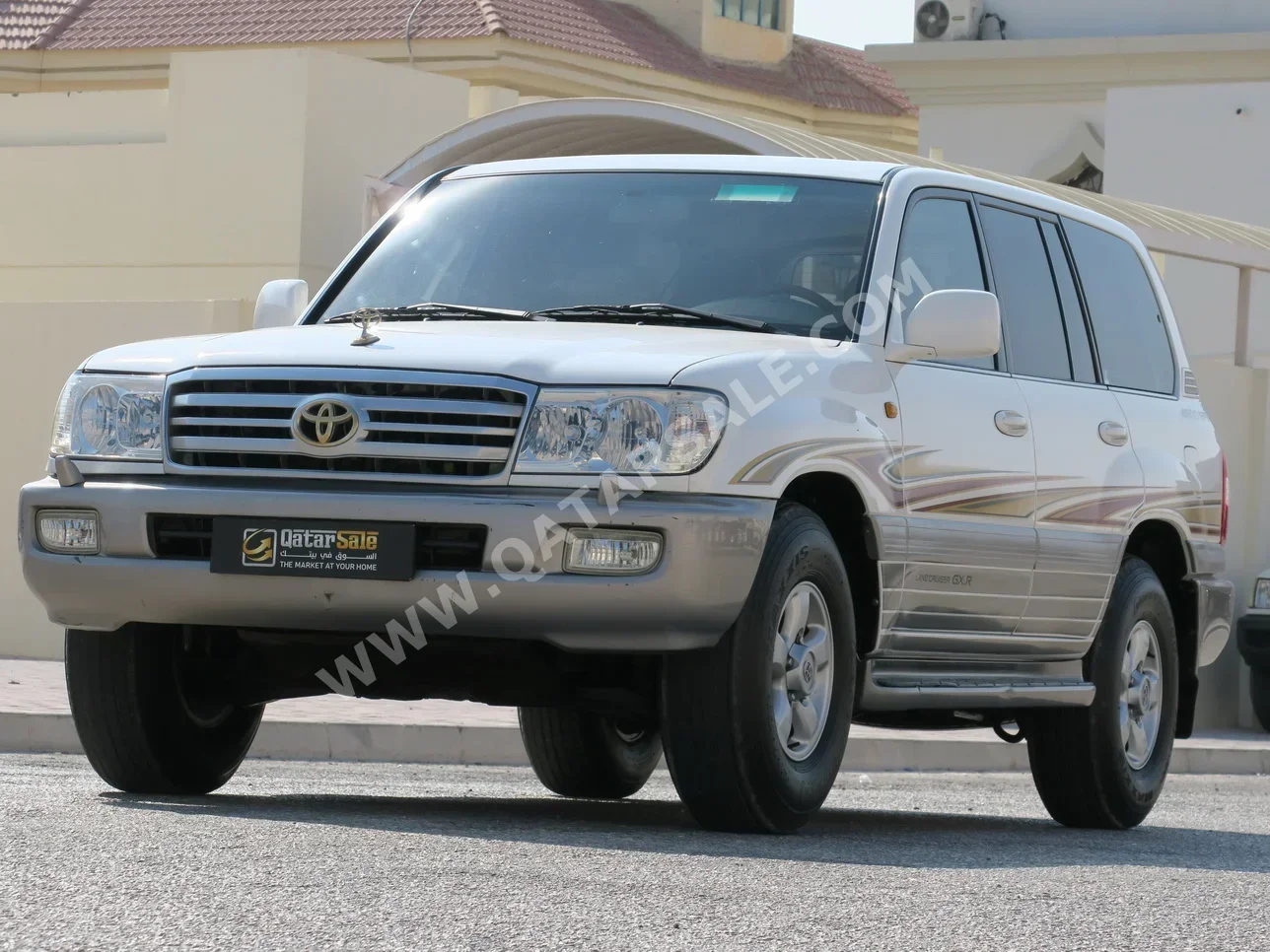 Toyota  Land Cruiser  GXR  2006  Manual  230,000 Km  6 Cylinder  Four Wheel Drive (4WD)  SUV  White